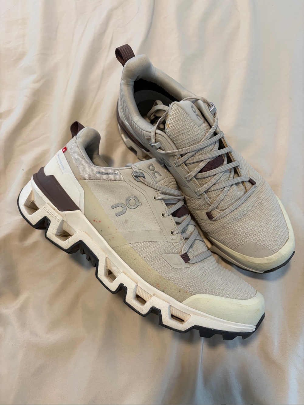 On Running- Cloudwander Waterproof Sand Ivory 9.5
